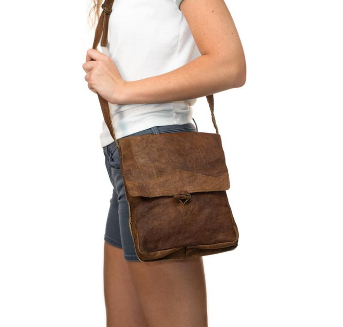 Water Buffalo Leather Simple Bag - Front Plaque
